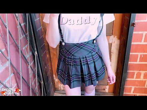 ❤️ Skolejente suger pikken hennes dypt og knuller i stedet for klasser. Analvideo på porno no.porno24-7.ru