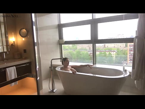 ❤️ En fantastisk babe som lidenskapelig rykker av seg fitta på badet Analvideo på porno no.porno24-7.ru