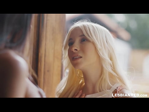 ❤️ Jenta kommer hjem noen måneder senere og ender opp med å spise stemorens fitte Analvideo på porno no.porno24-7.ru