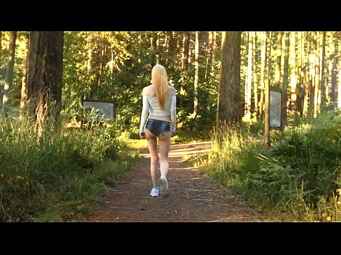 ❤️ Vakker kvinne beveger seg sakte, ikke nakenvideo Analvideo på porno no.porno24-7.ru