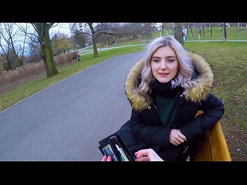 ❤️ Svelger en fremmeds varme sperm for penger - blowjob i parken av Eva Elfie Analvideo på porno no.porno24-7.ru