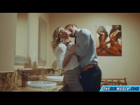 ❤️ Når en barmfagre blondine forfører deg på et offentlig toalett Analvideo på porno no.porno24-7.ru